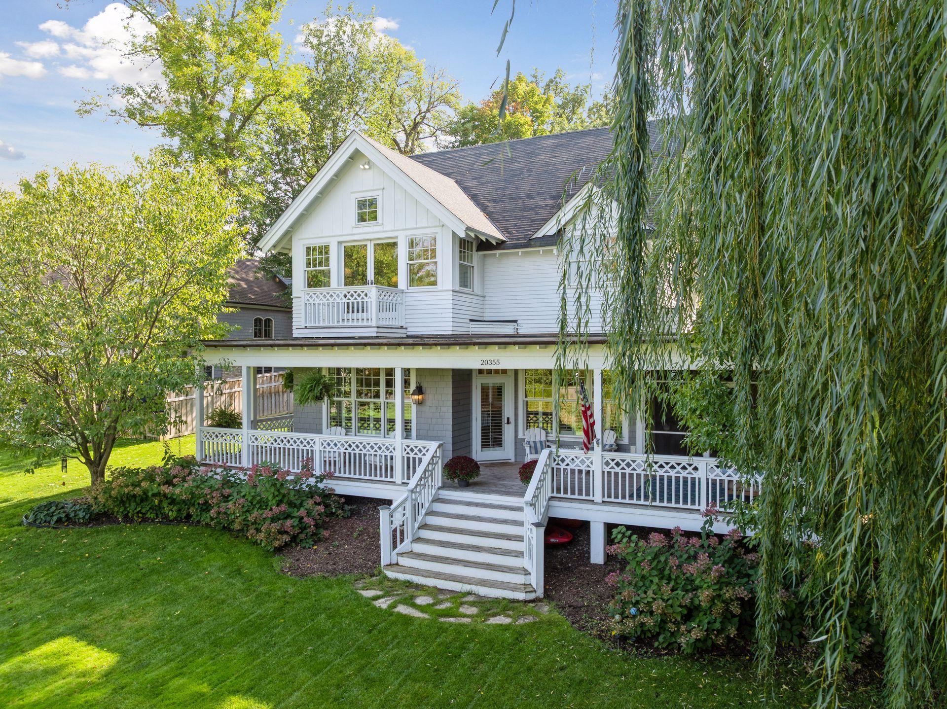 20355 Lakeview Avenue