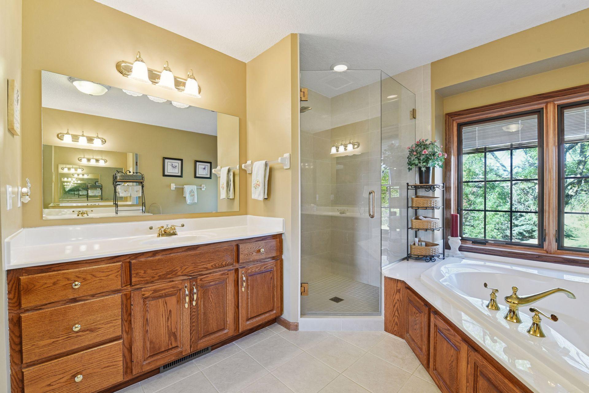 2165 Longacres Drive