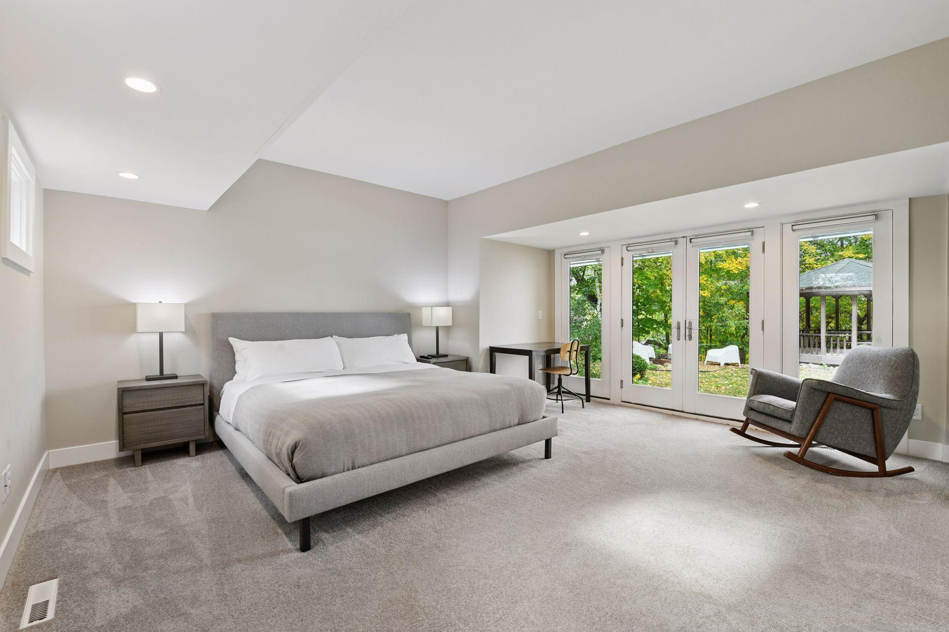 859 Excelsior Boulevard