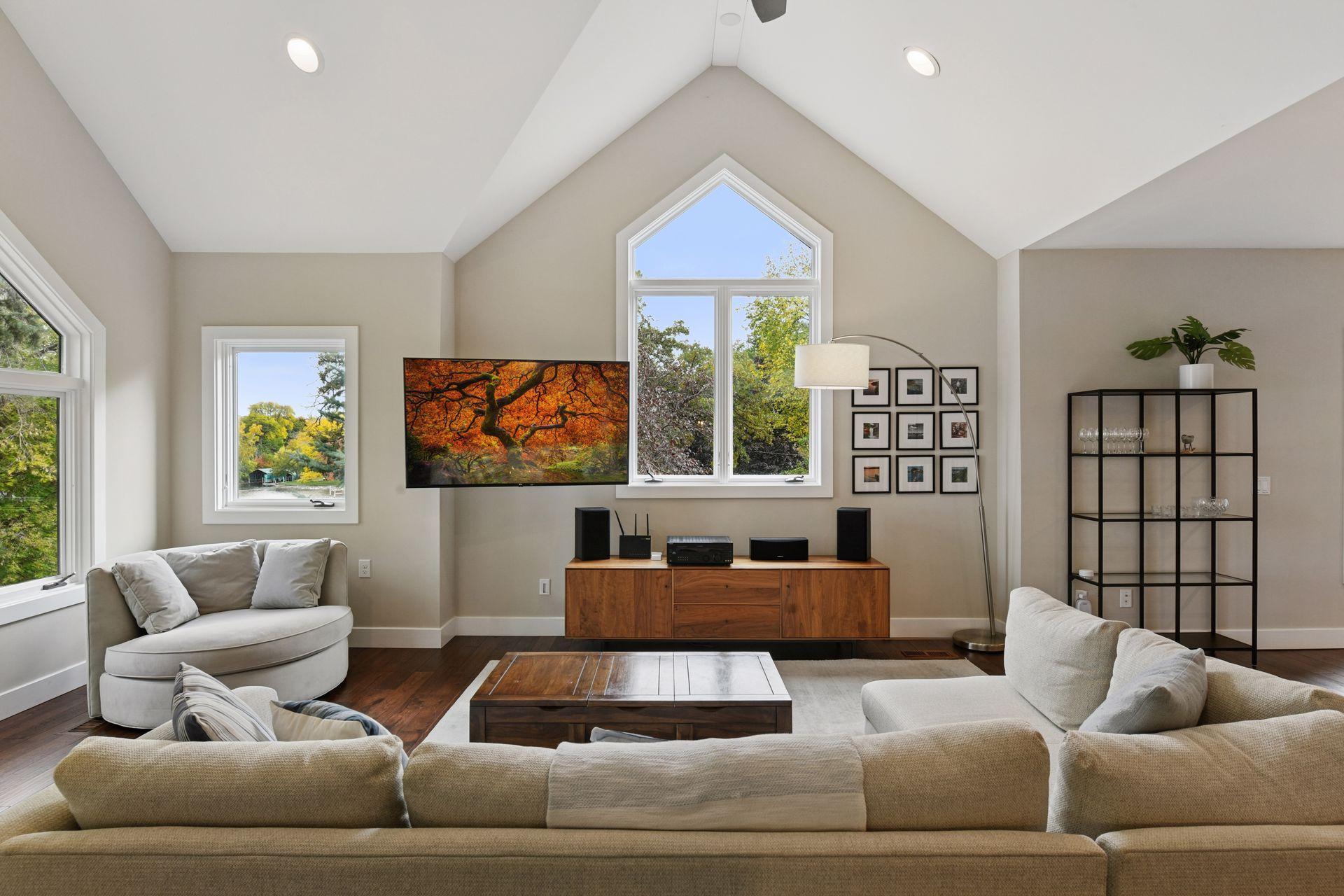 859 Excelsior Boulevard