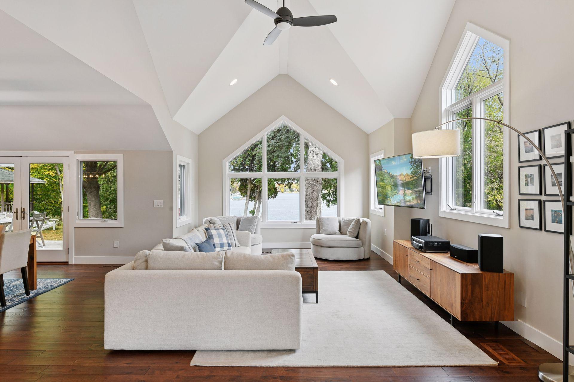 859 Excelsior Boulevard