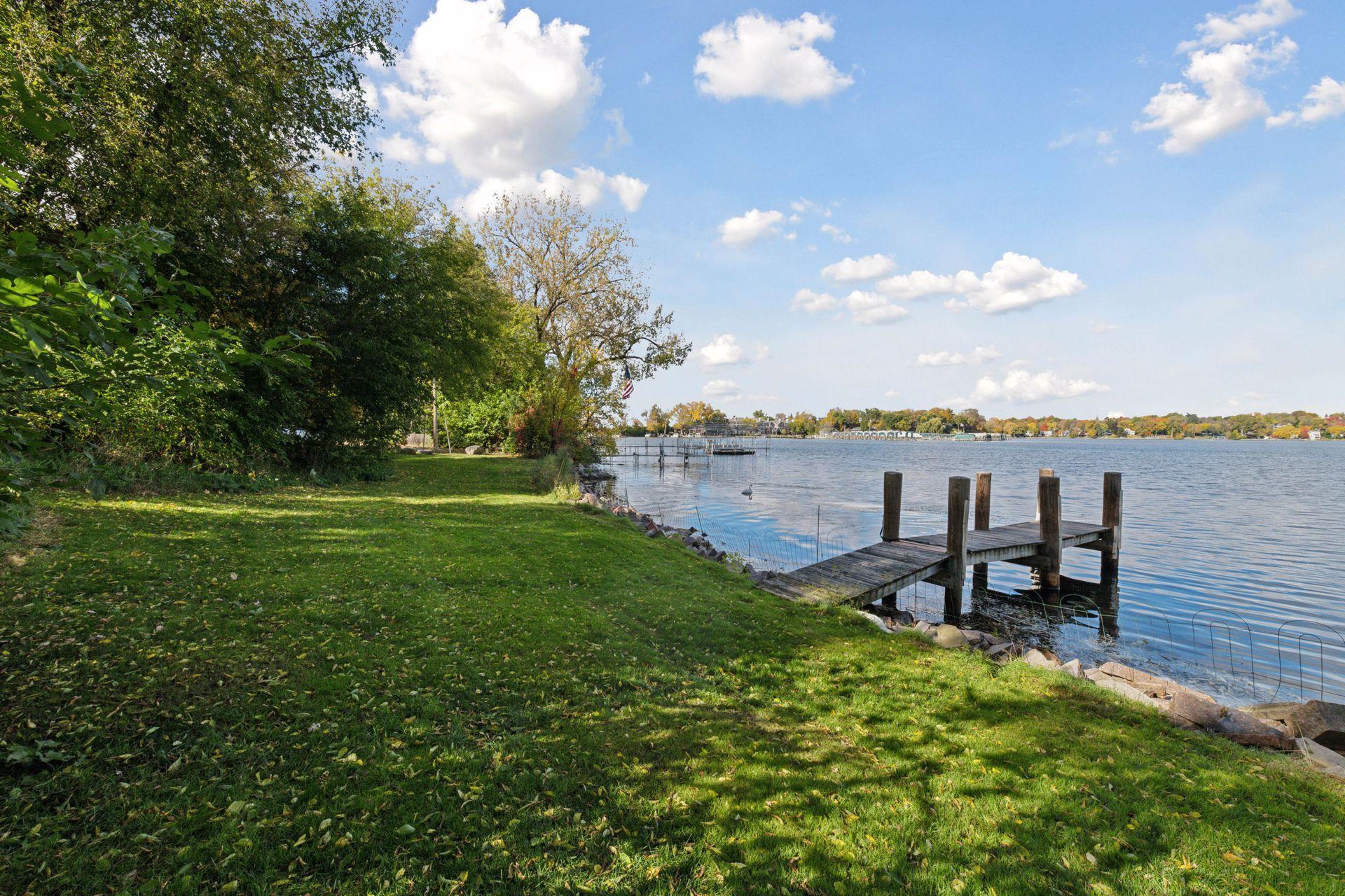 859 Excelsior Boulevard