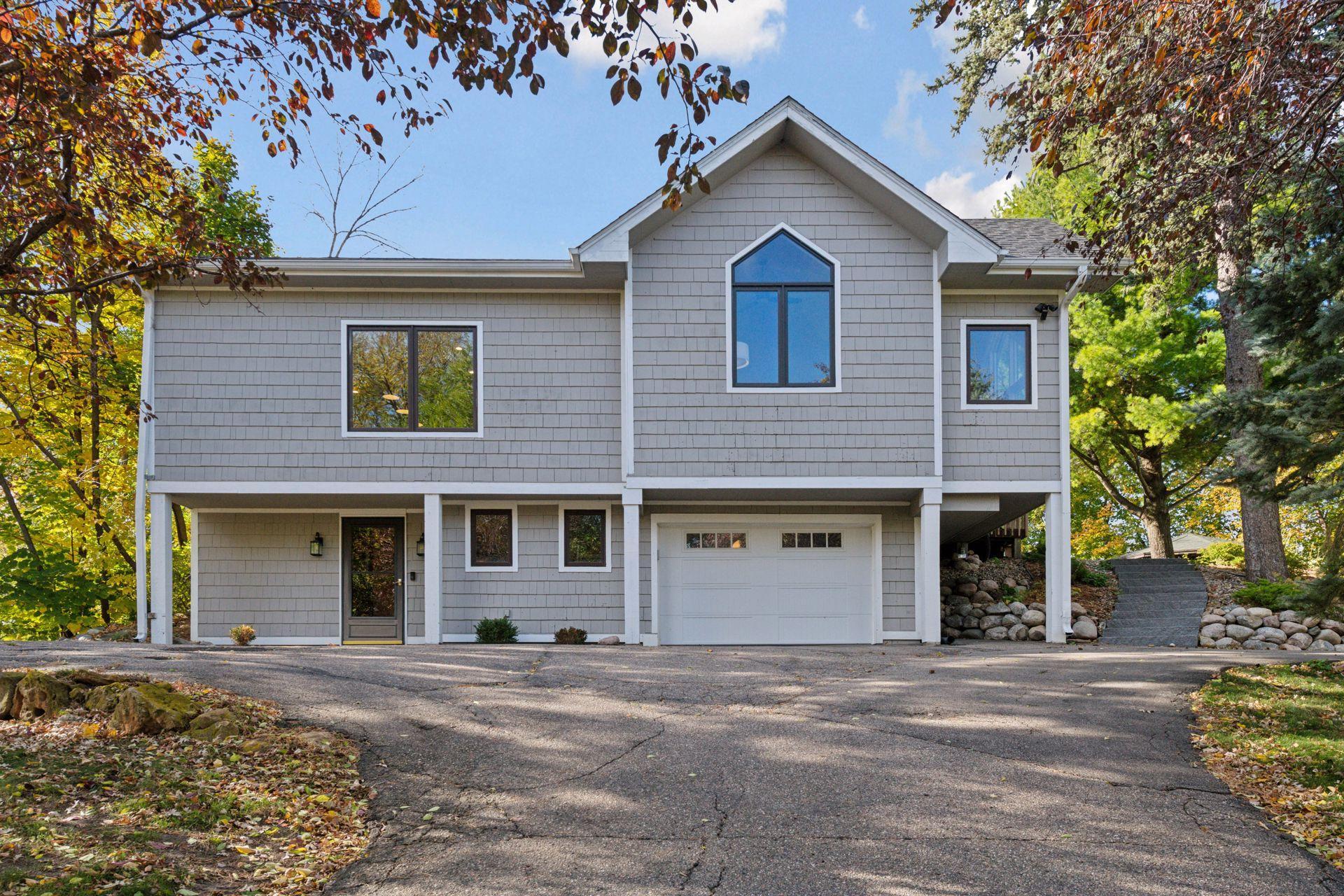 859 Excelsior Boulevard