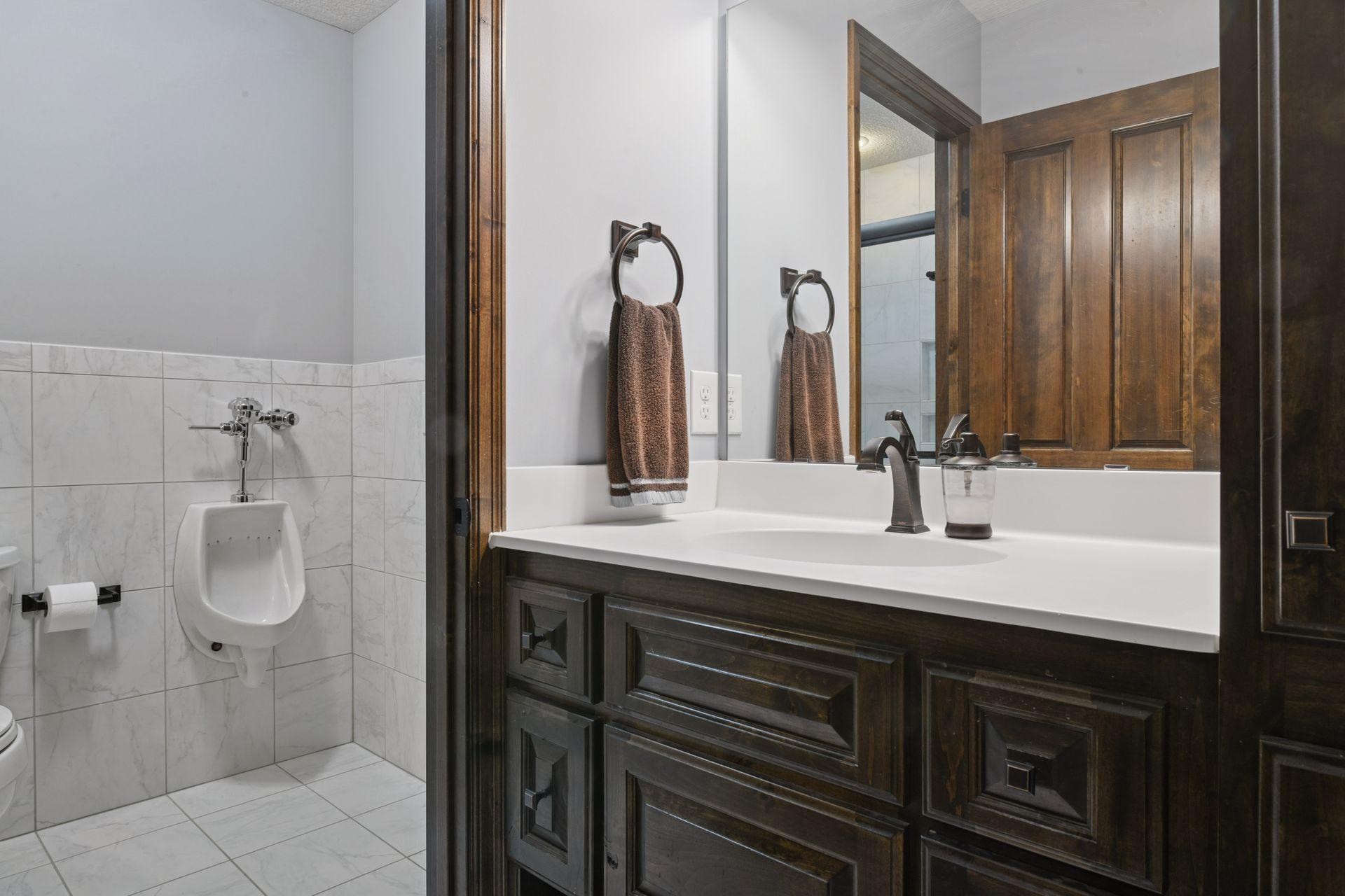 6930 Lake Harrison Circle