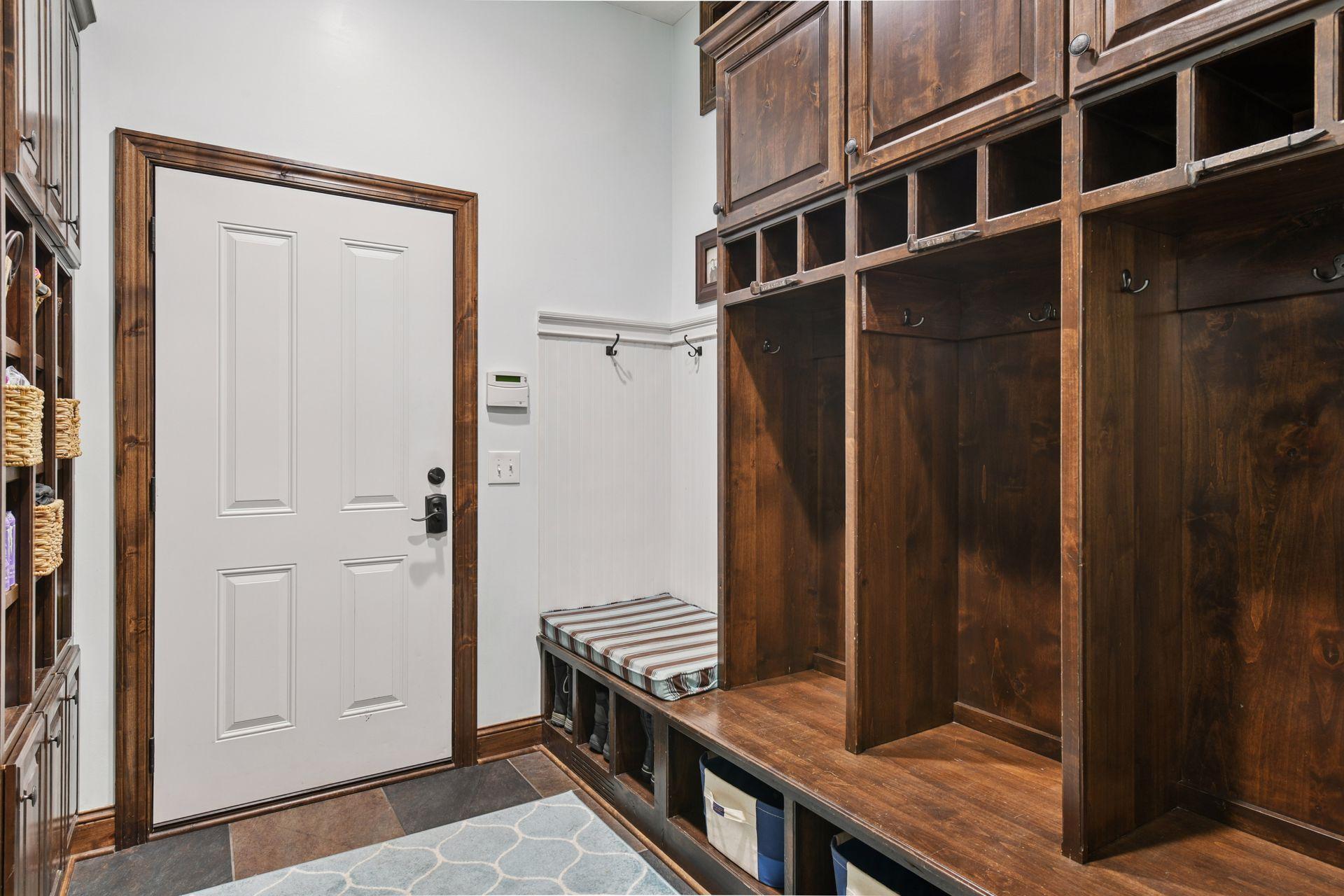 6930 Lake Harrison Circle