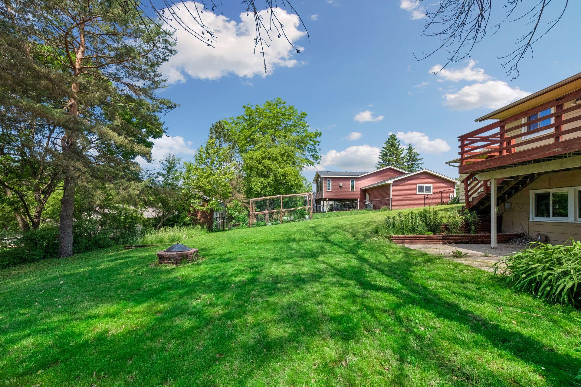 6990 Redwing Lane