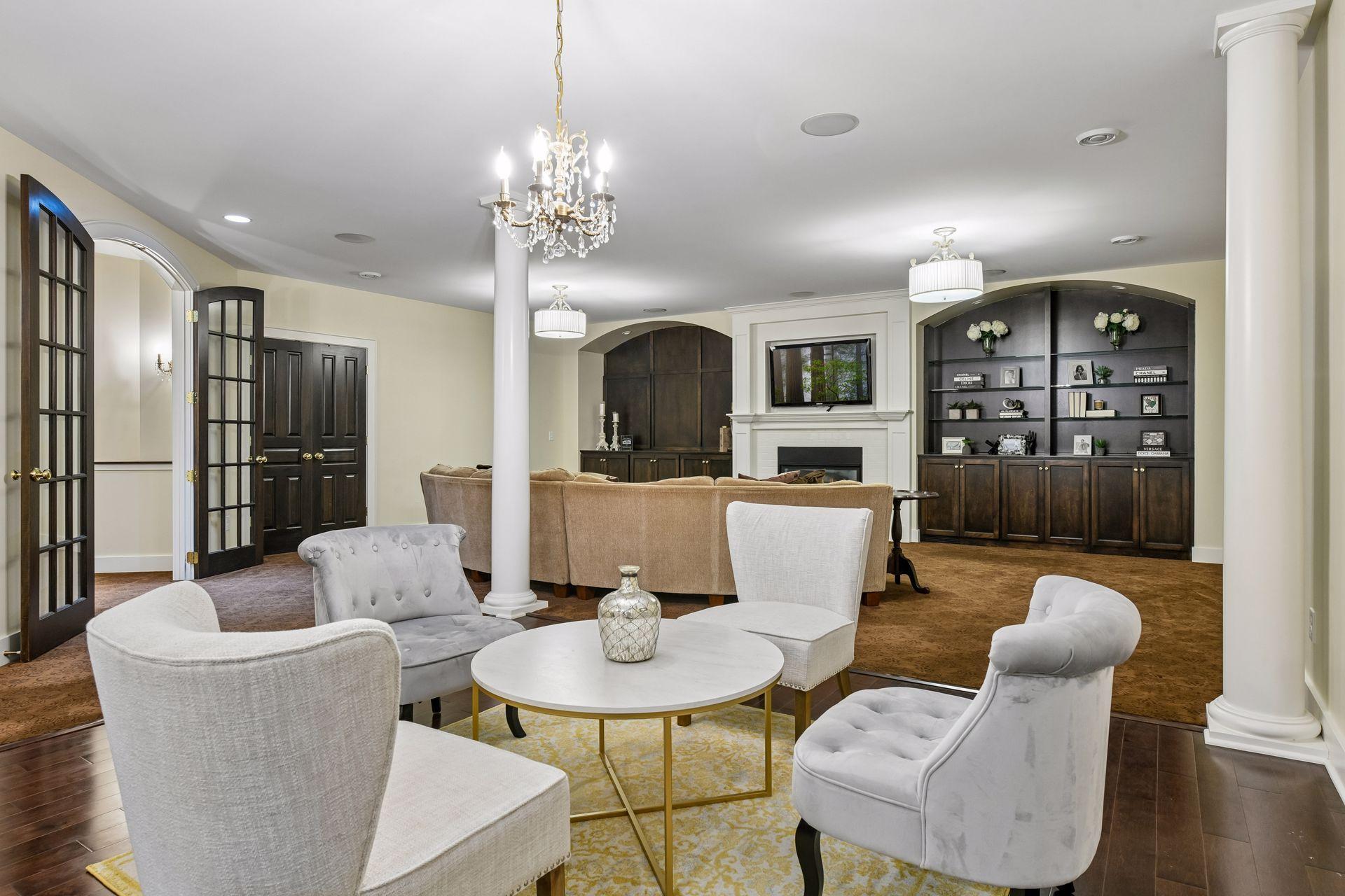 8585 Kelzer Pond Drive