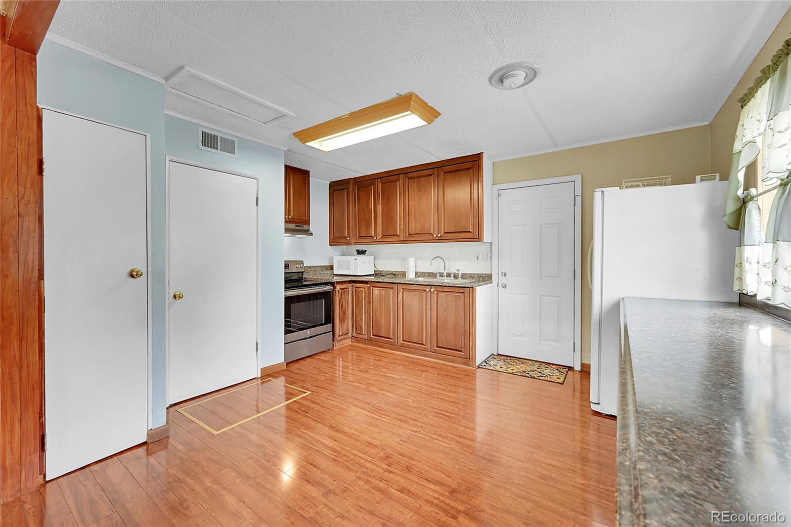 2101 S Corona Avenue