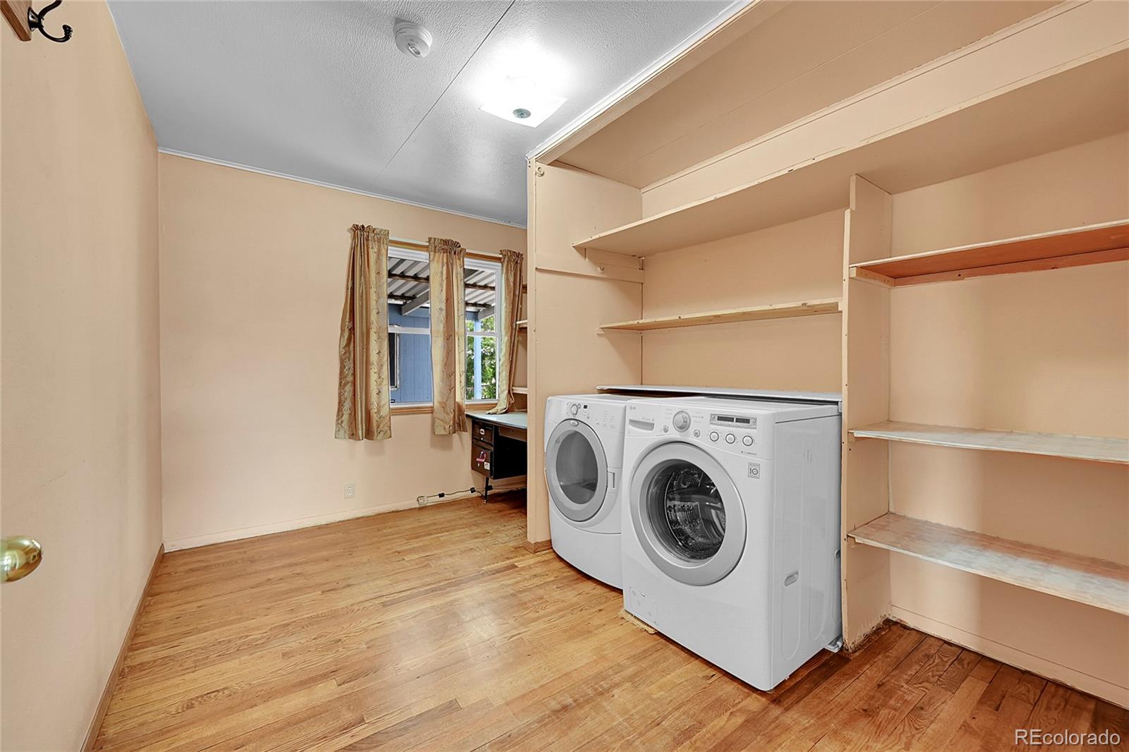 2101 S Corona Avenue