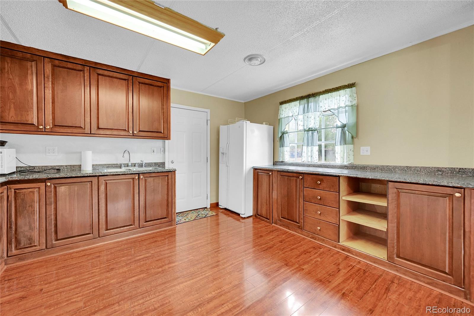 2101 S Corona Avenue