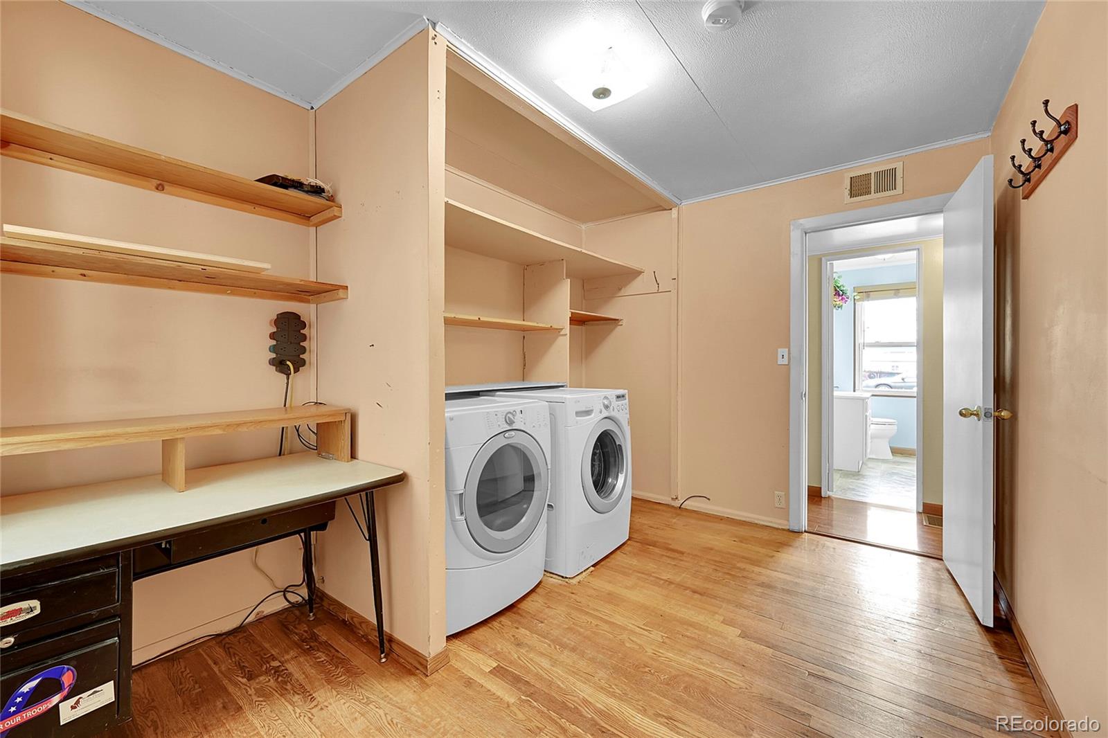 2101 S Corona Avenue