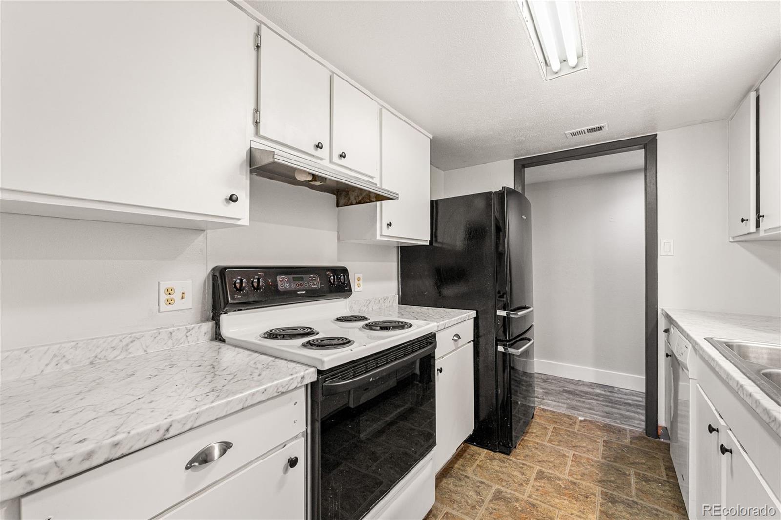 2525 S Dayton Way Unit: 2202