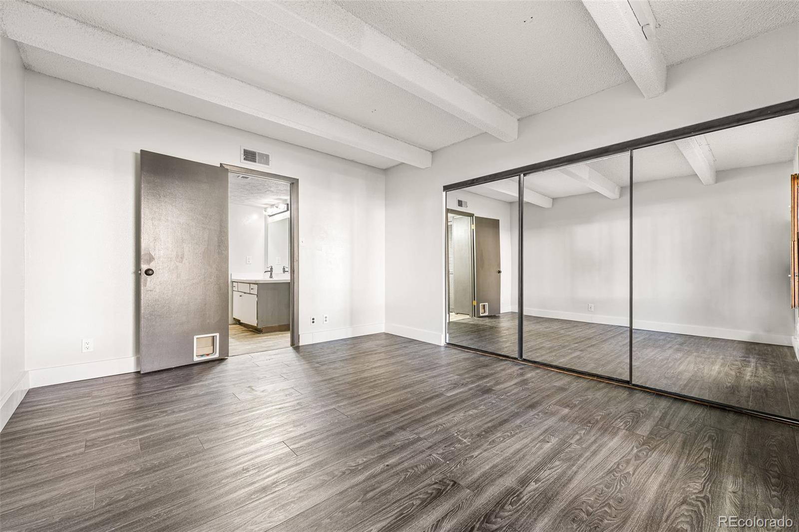 2525 S Dayton Way Unit: 2202