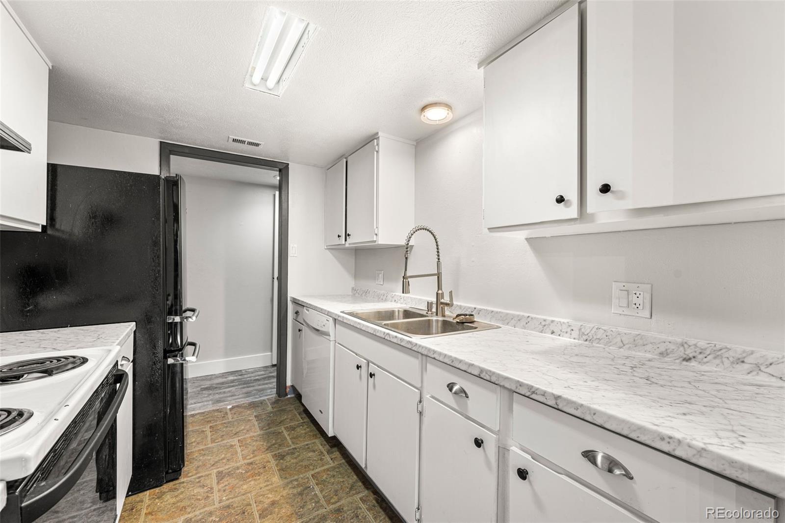 2525 S Dayton Way Unit: 2202