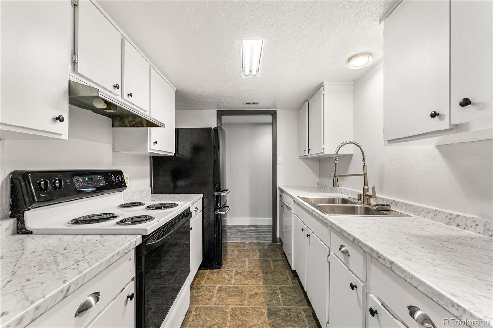 2525 S Dayton Way Unit: 2202