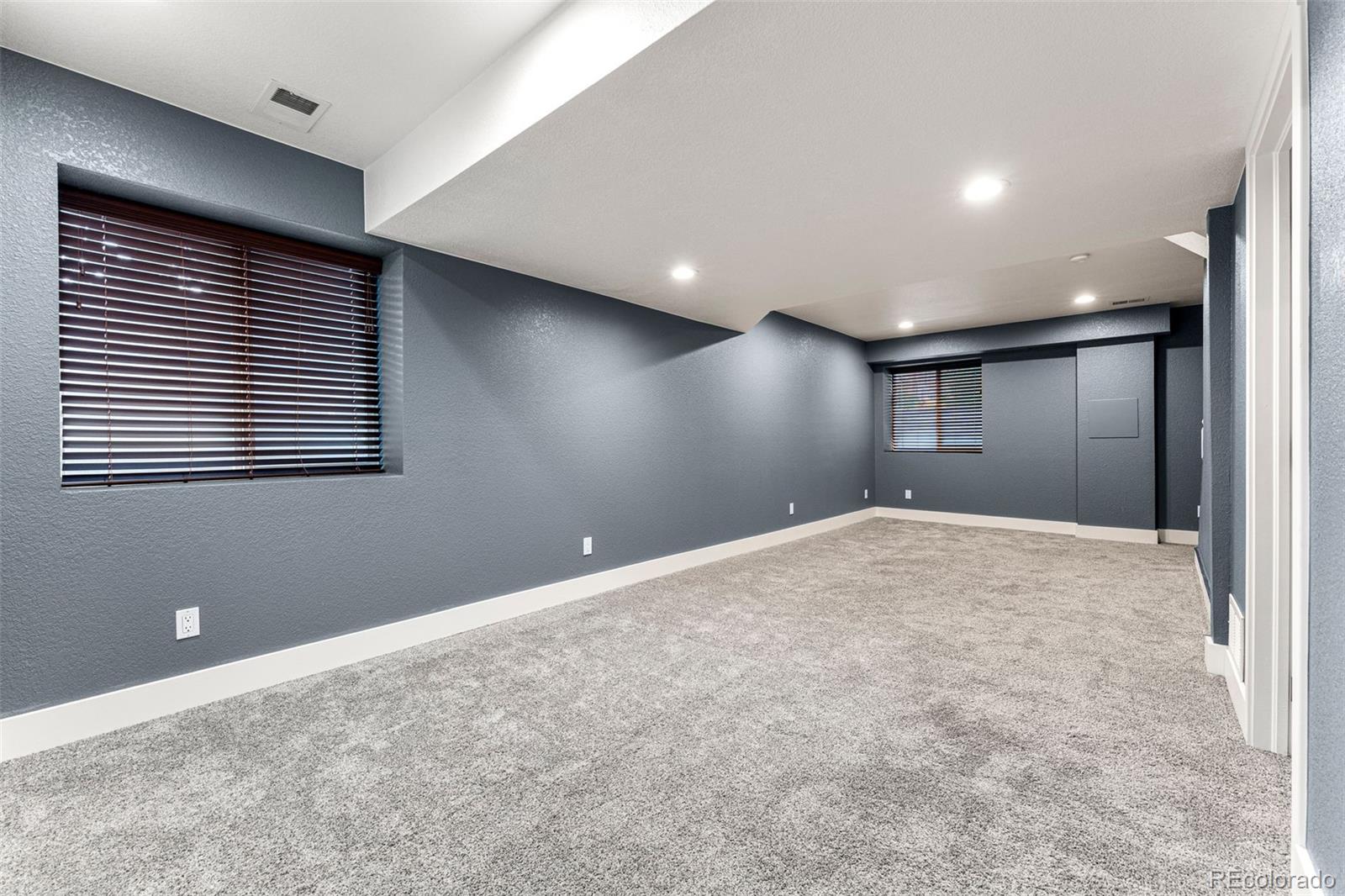 9593 E Louisiana Place