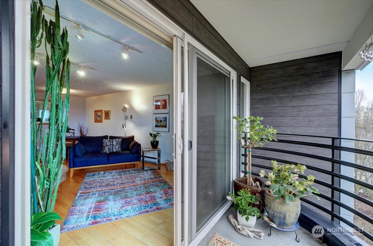 3501 SW Holden Street Unit: 406