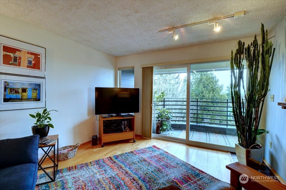 3501 SW Holden Street Unit: 406