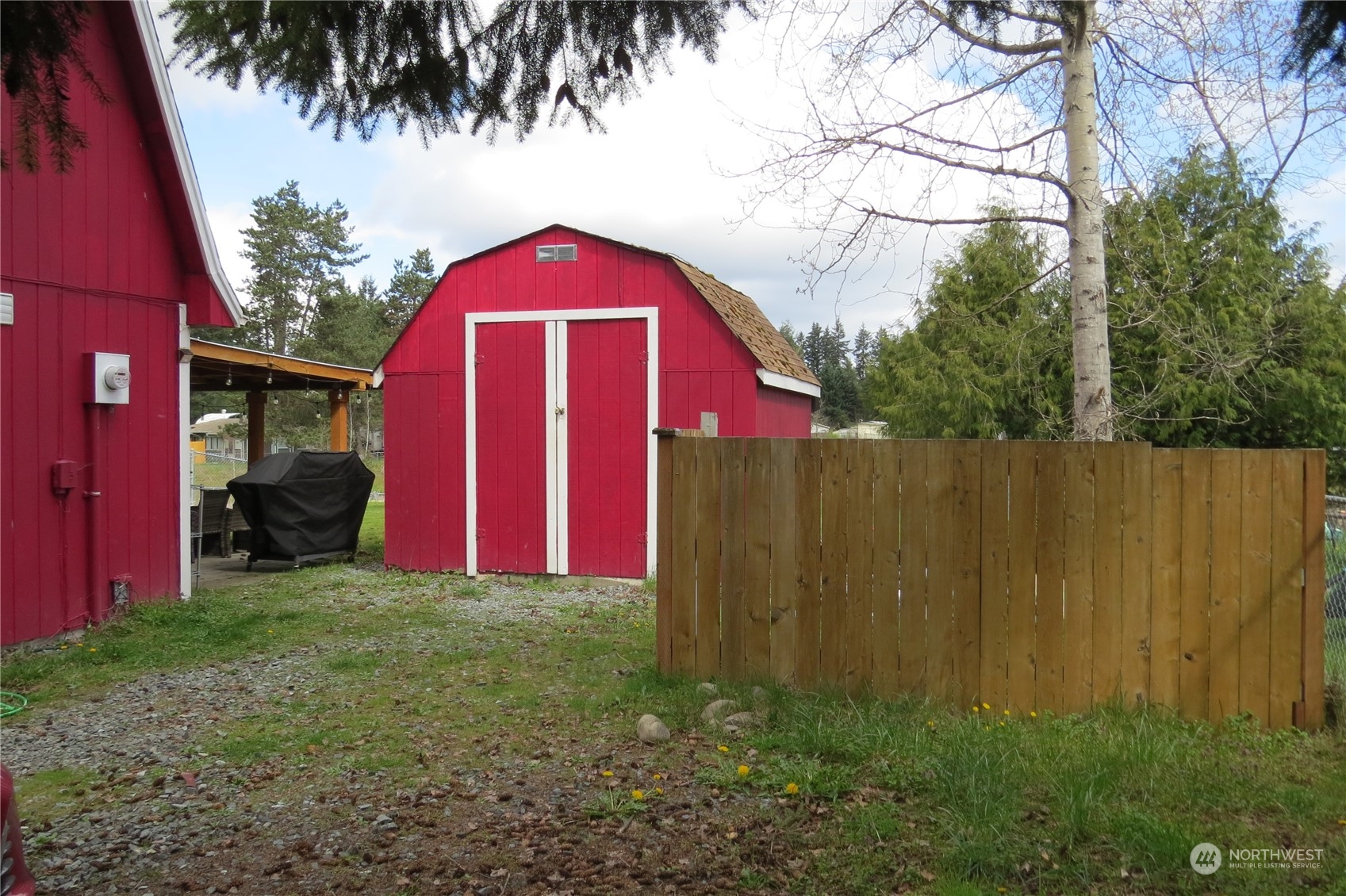 8745 Thuja Avenue SE