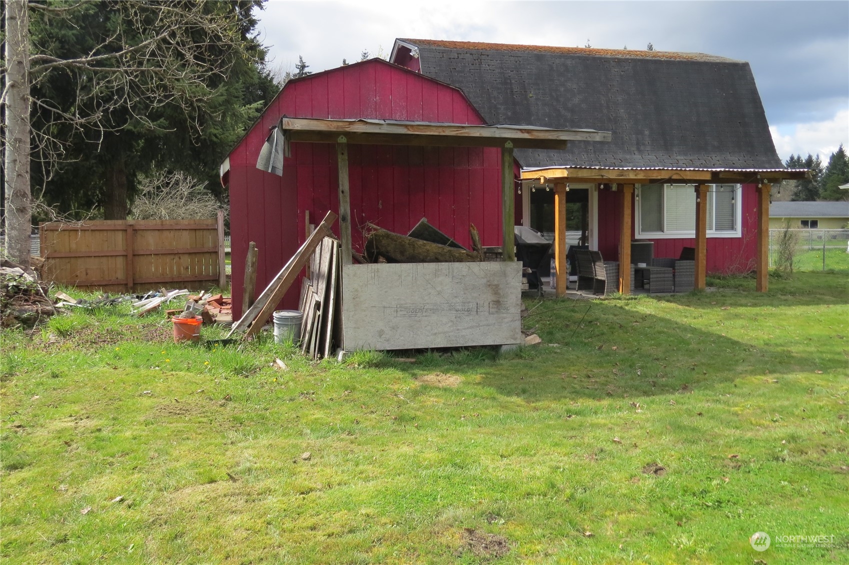 8745 Thuja Avenue SE