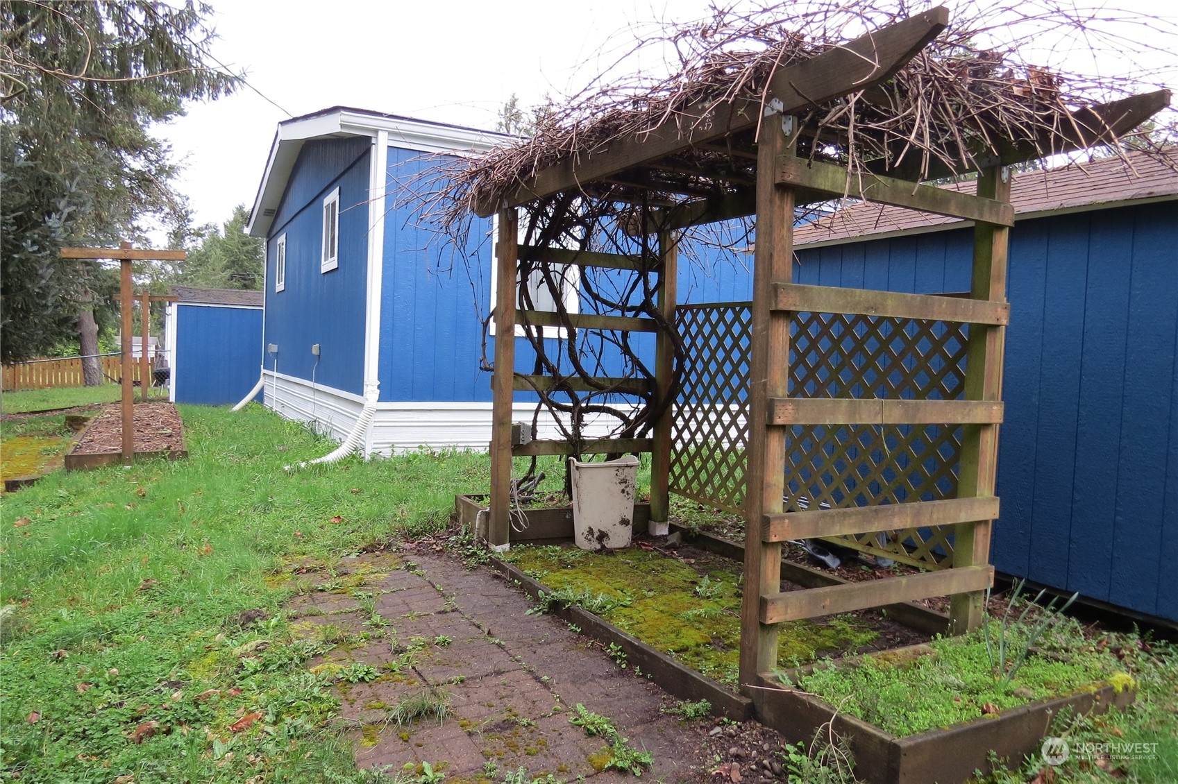 6748 Fir Tree Road SE Unit: 11