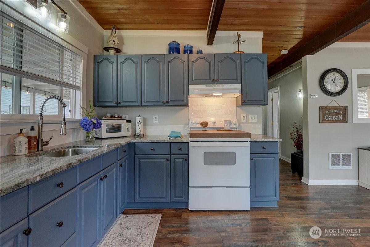 11711 Scott Creek Drive SW