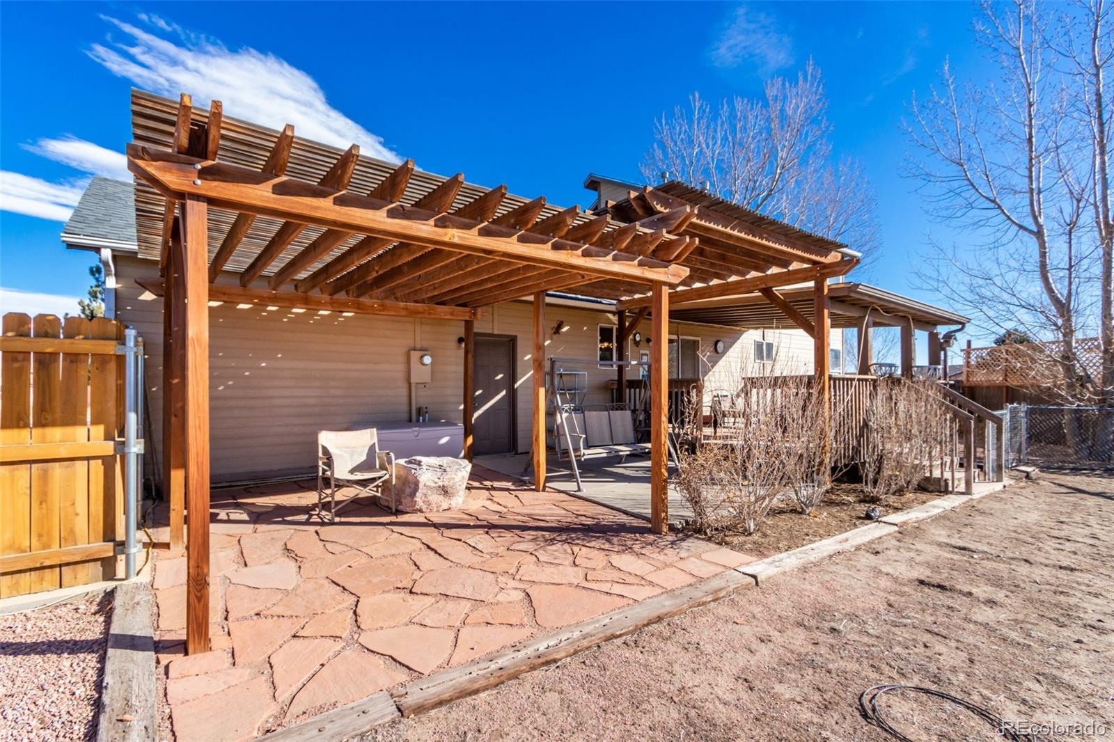 138 E Hahns Peak Avenue