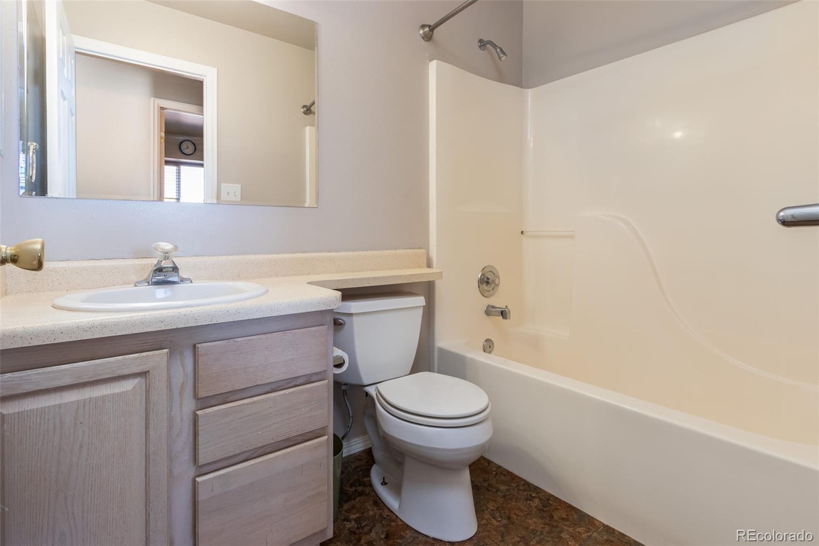 138 E Hahns Peak Avenue