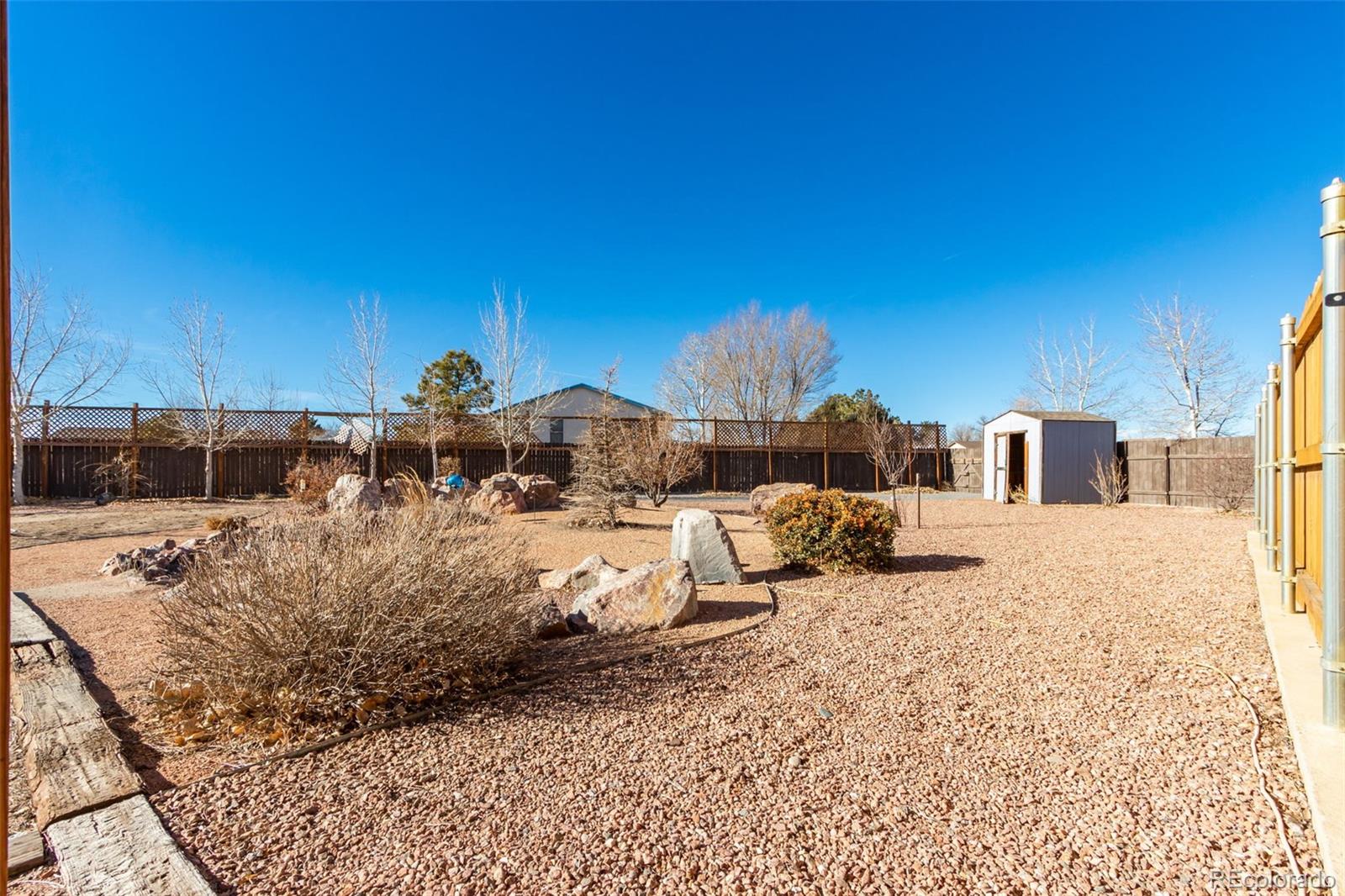 138 E Hahns Peak Avenue