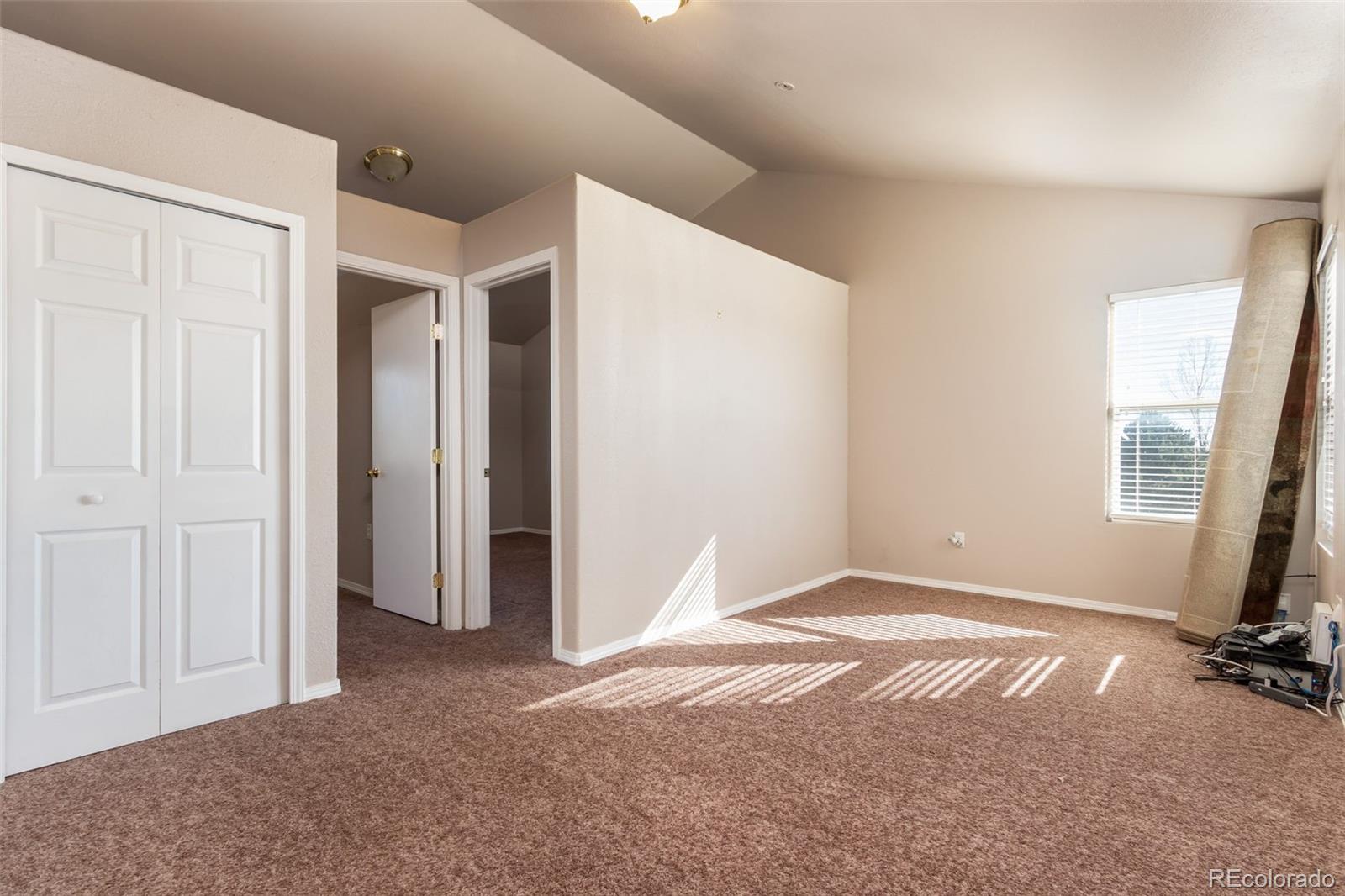 138 E Hahns Peak Avenue