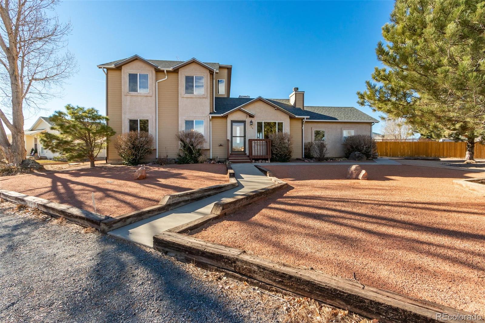 138 E Hahns Peak Avenue