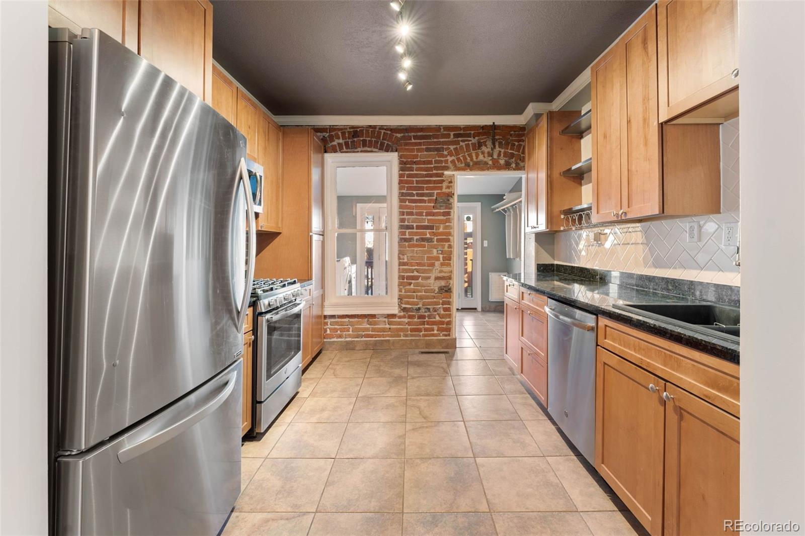 1252 S Pennsylvania Street