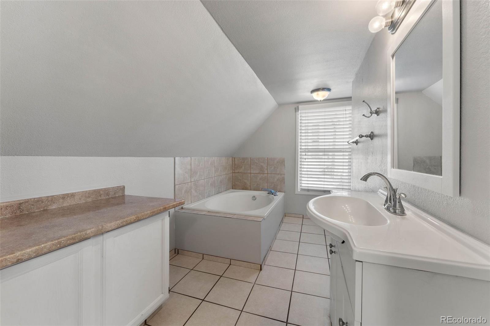 1252 S Pennsylvania Street