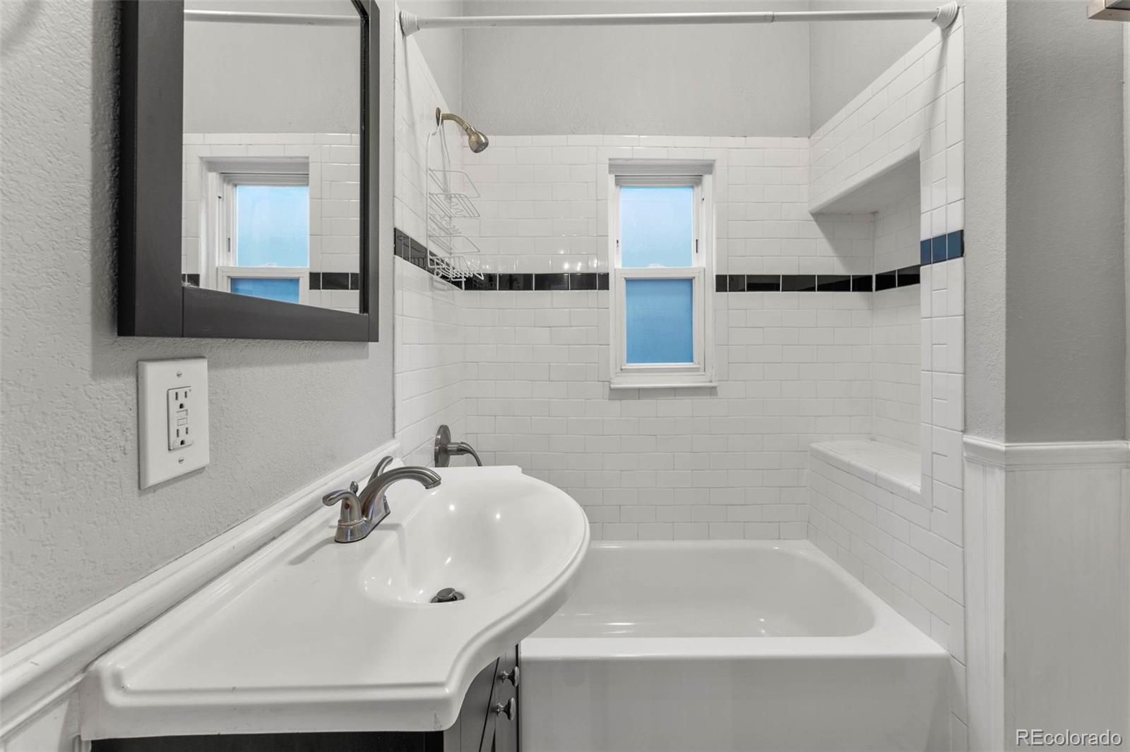 1252 S Pennsylvania Street