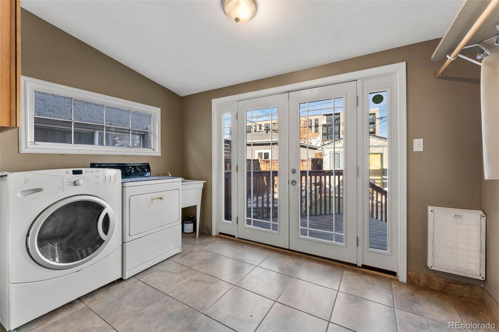 1252 S Pennsylvania Street