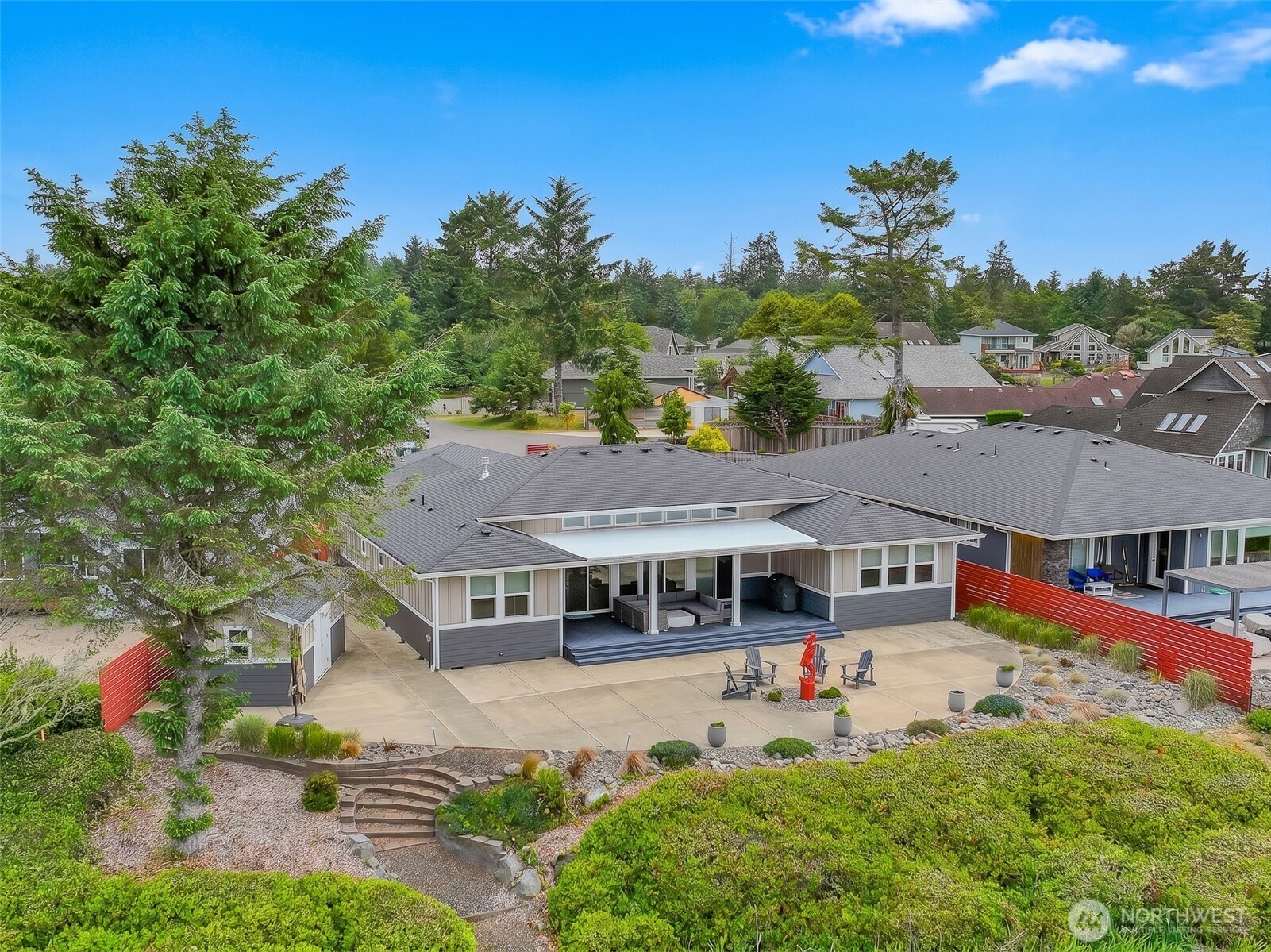 399 Eagle Nest Court SE