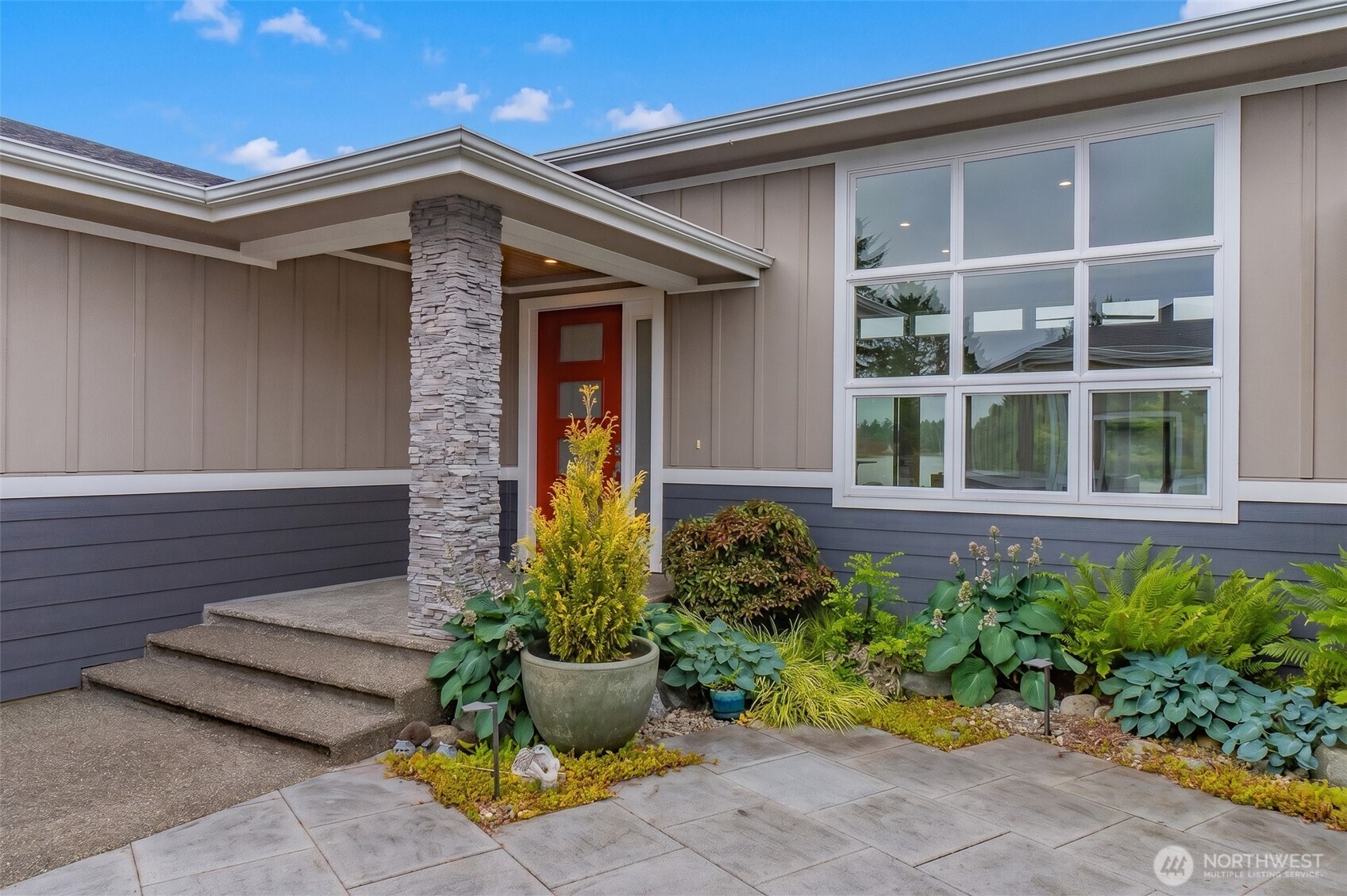 399 Eagle Nest Court SE