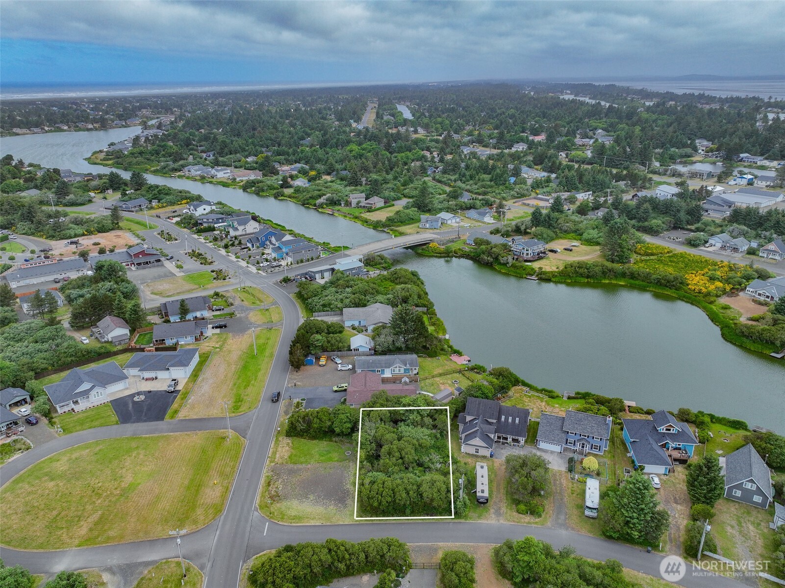 134 Sea Breeze Loop SW