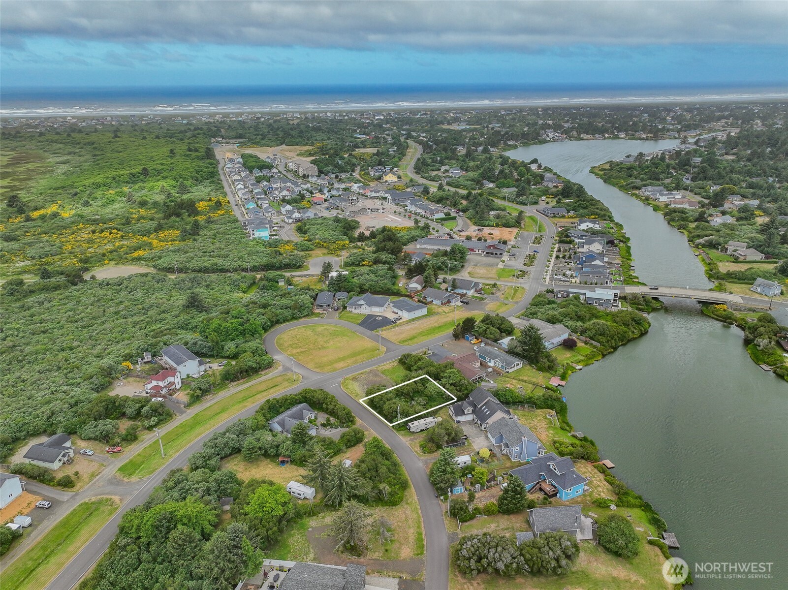 134 Sea Breeze Loop SW