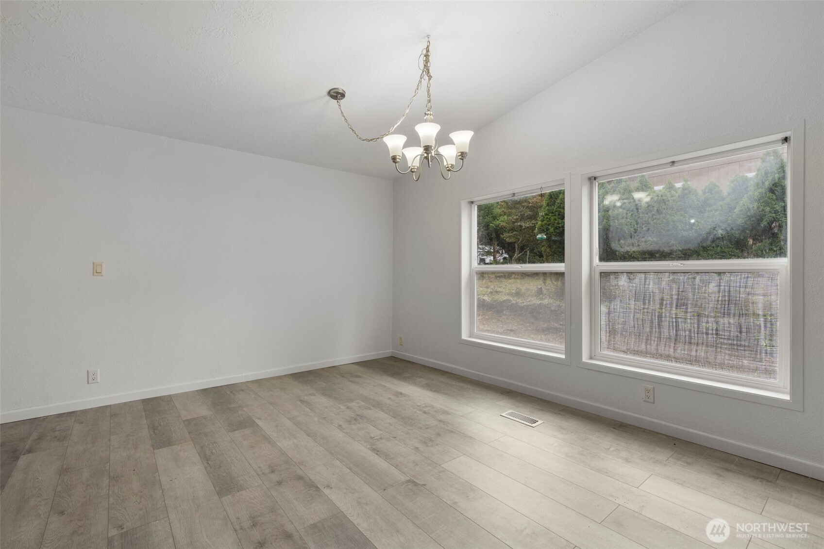 31 SE Cabana Avenue