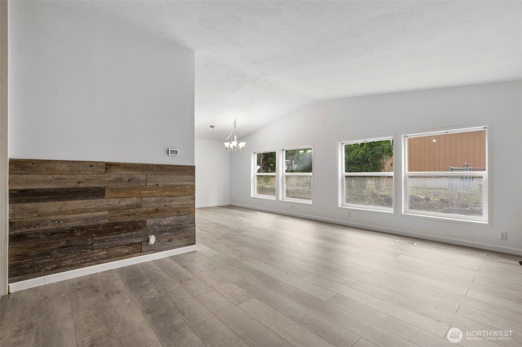 31 SE Cabana Avenue
