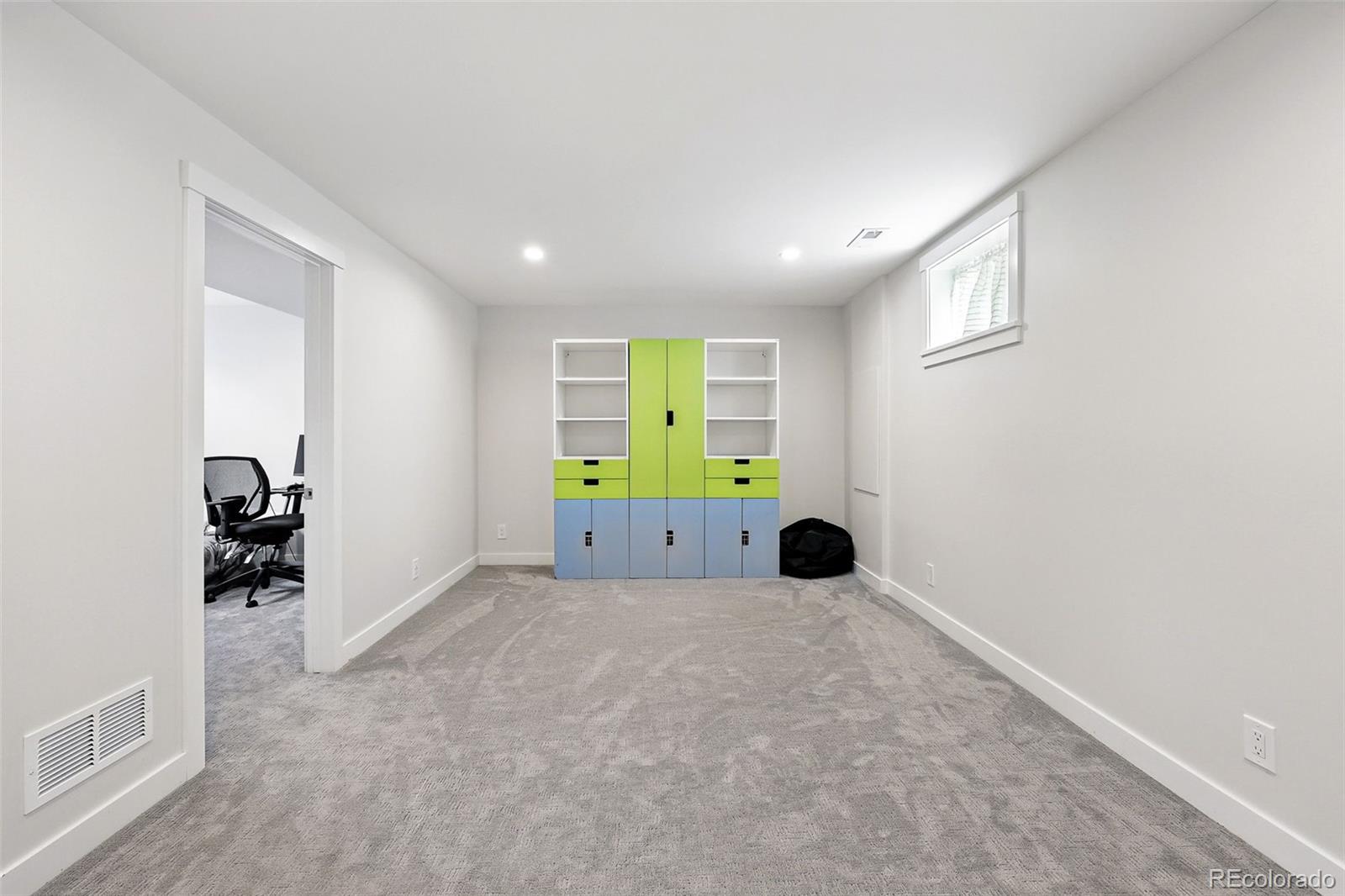 11041 Newland Street