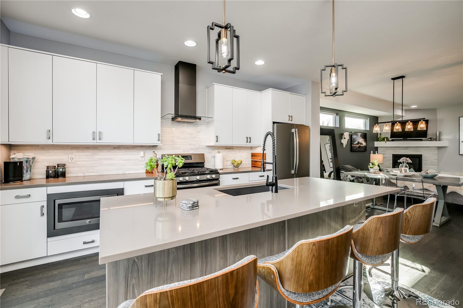 4210 N Navajo Street