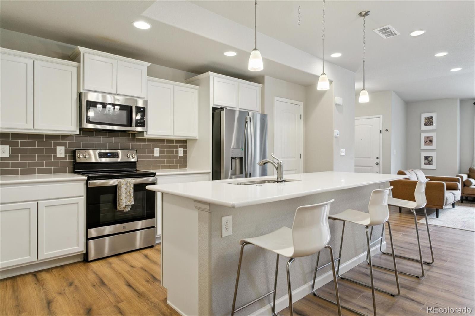 6225 White Wolf Point