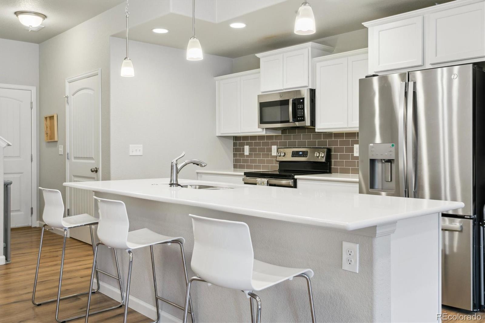 6225 White Wolf Point