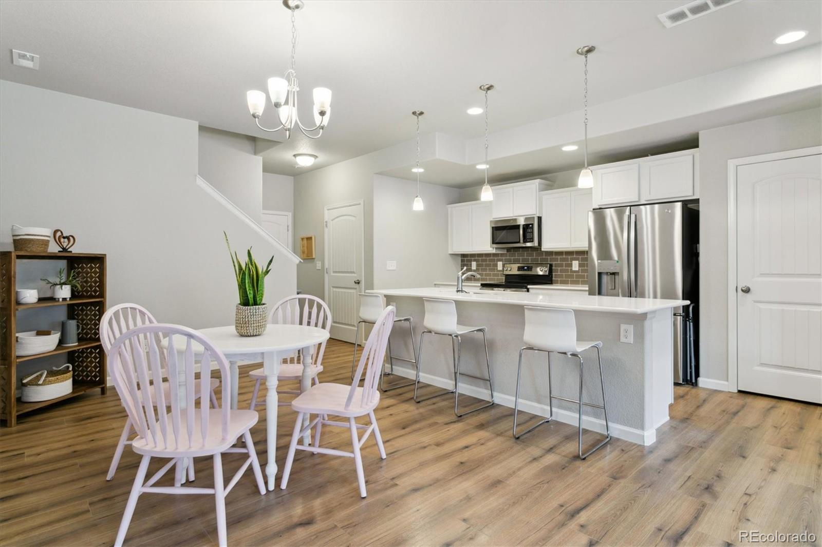 6225 White Wolf Point