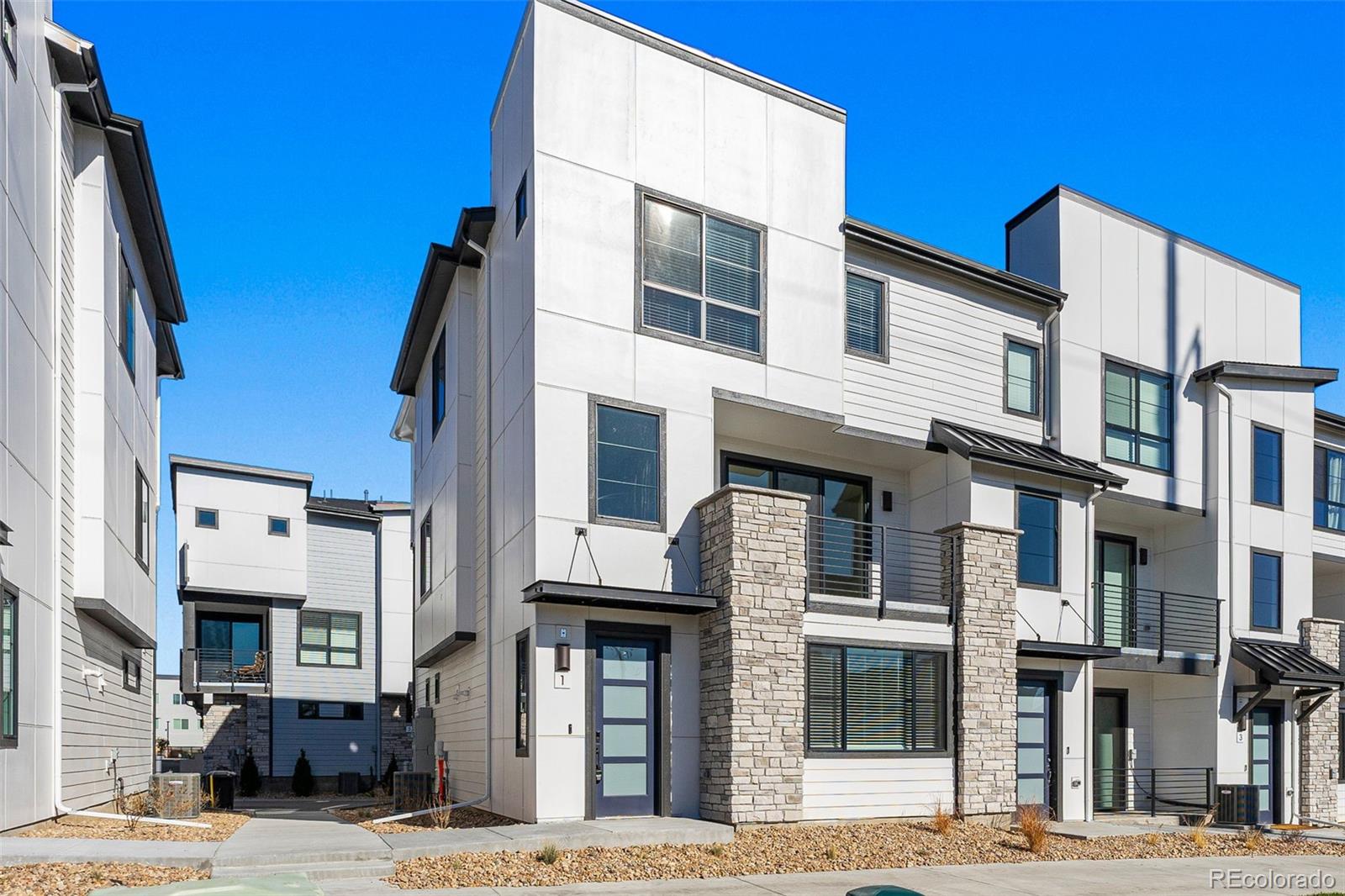 2068 S Holly Street Unit: 1