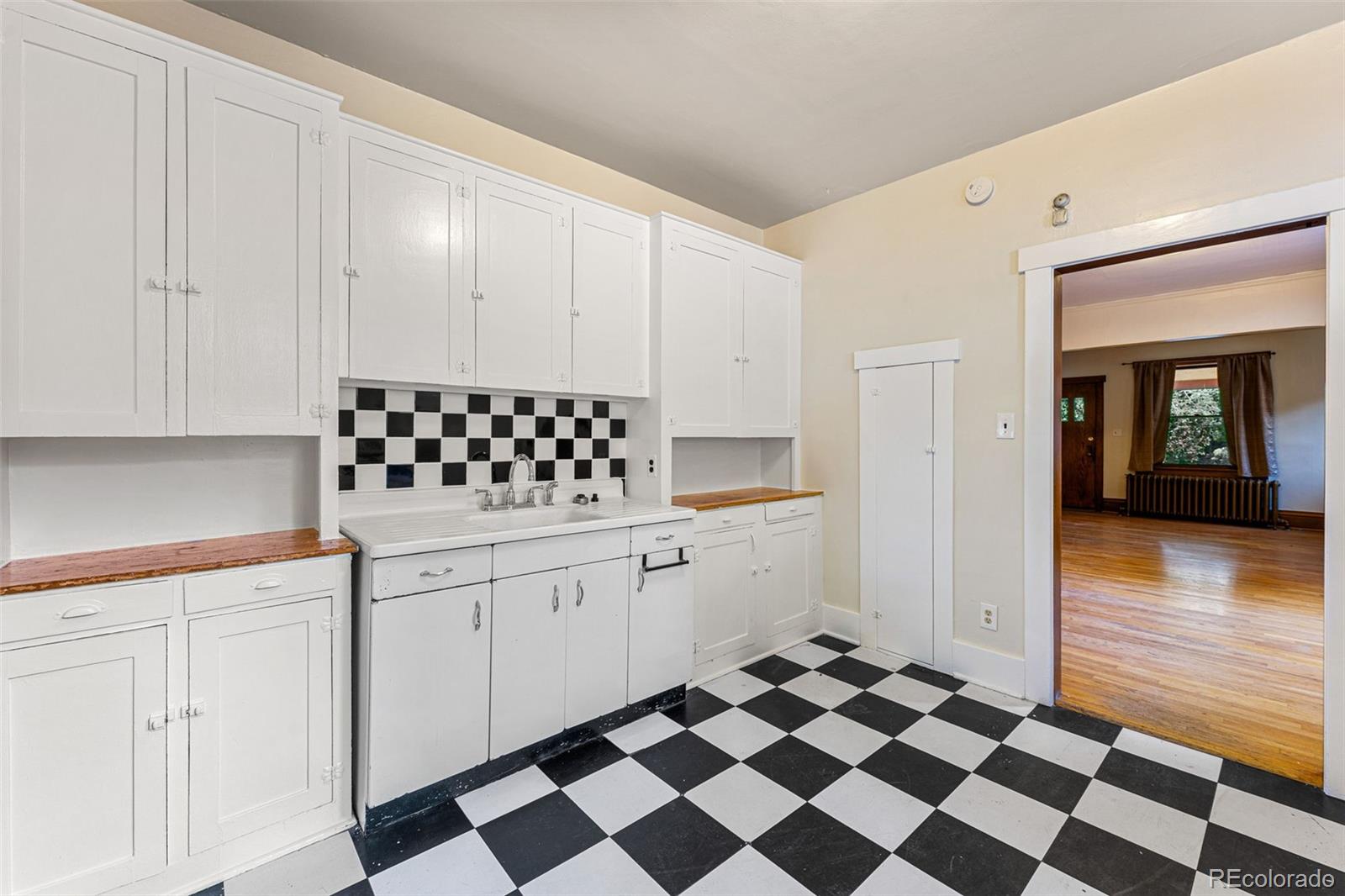 260 S Lafayete Street