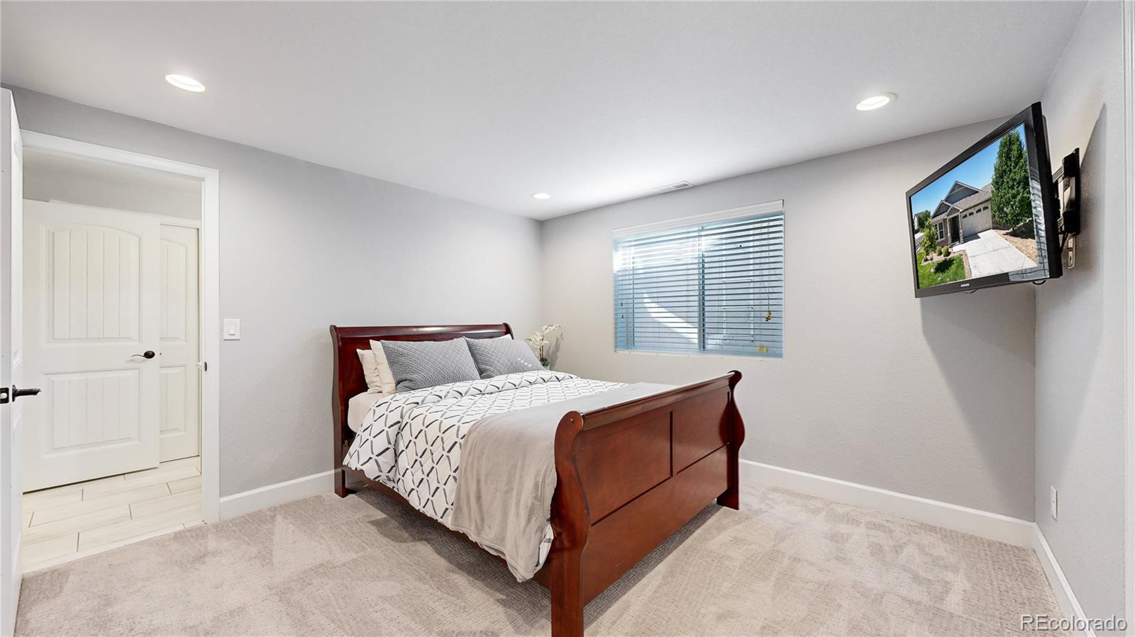 15837 Josephine Circle W