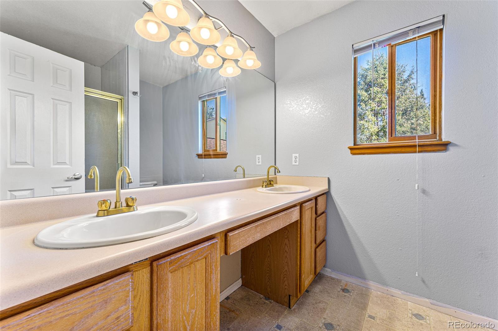 417 S Larkspur Drive